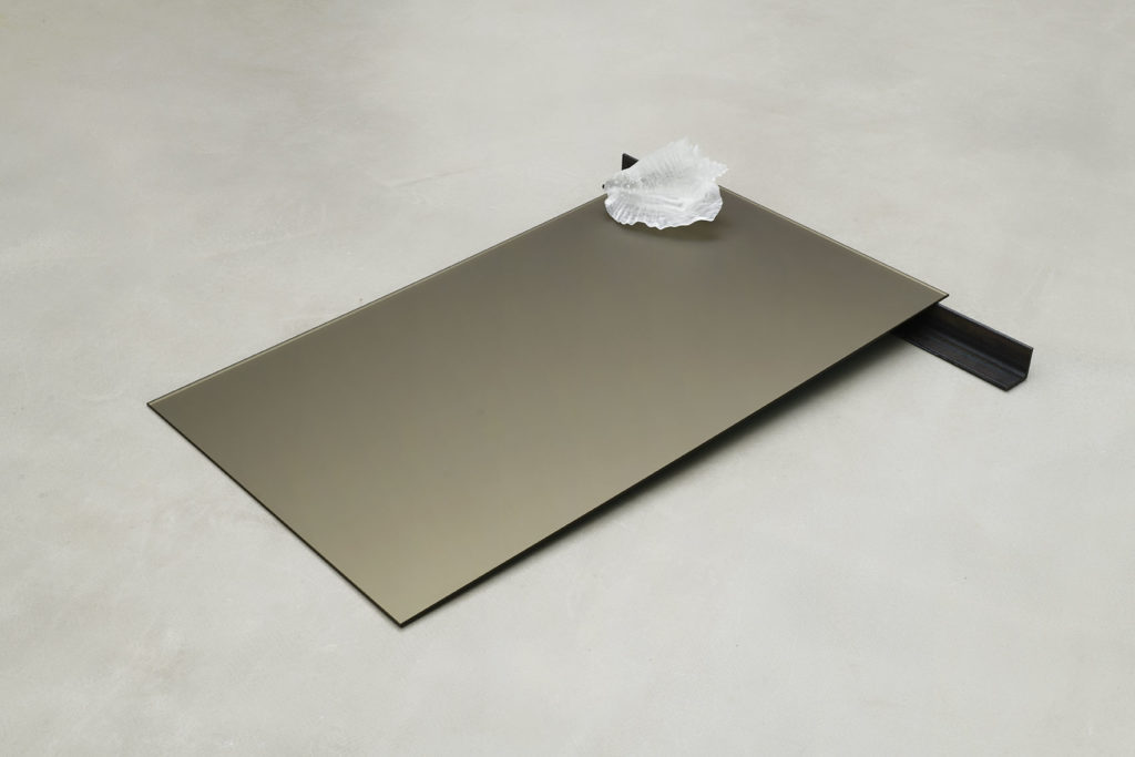 Kapwani Kiwanga, Lambi, 2019, 110 x 120 x 25 cm © Aurélien Mole