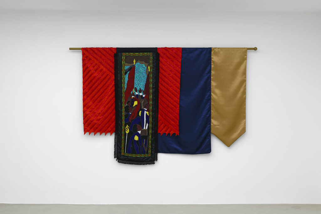 Kapwani Kiwanga, Nations : Constitution, 1801, 2020, Installation, steel, epoxy paint, fabric, embroidered fabric, sequins, beads, bangs, , 165 x 265 x 8 cm © Aurélien Mole