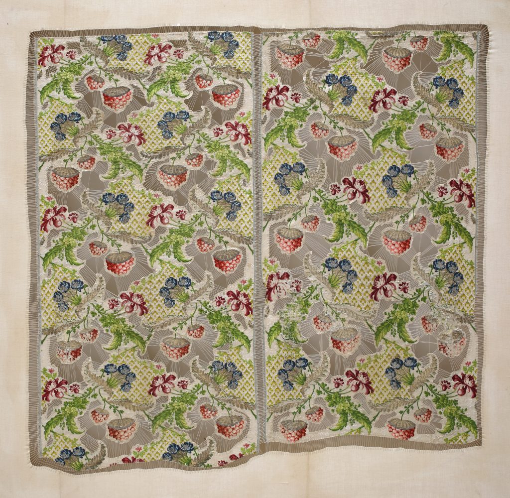 Sidival Fila, Senza Titolo, 2020, 18th century Jacquard silk fabric, stitching on loop, 127 × 128 cm