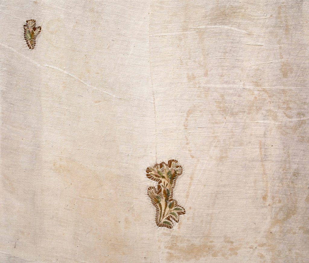 Sidival Fila, Senza Titolo Fiore Antico 35, 2022, Old cotton fabric, 49 x 46 cm