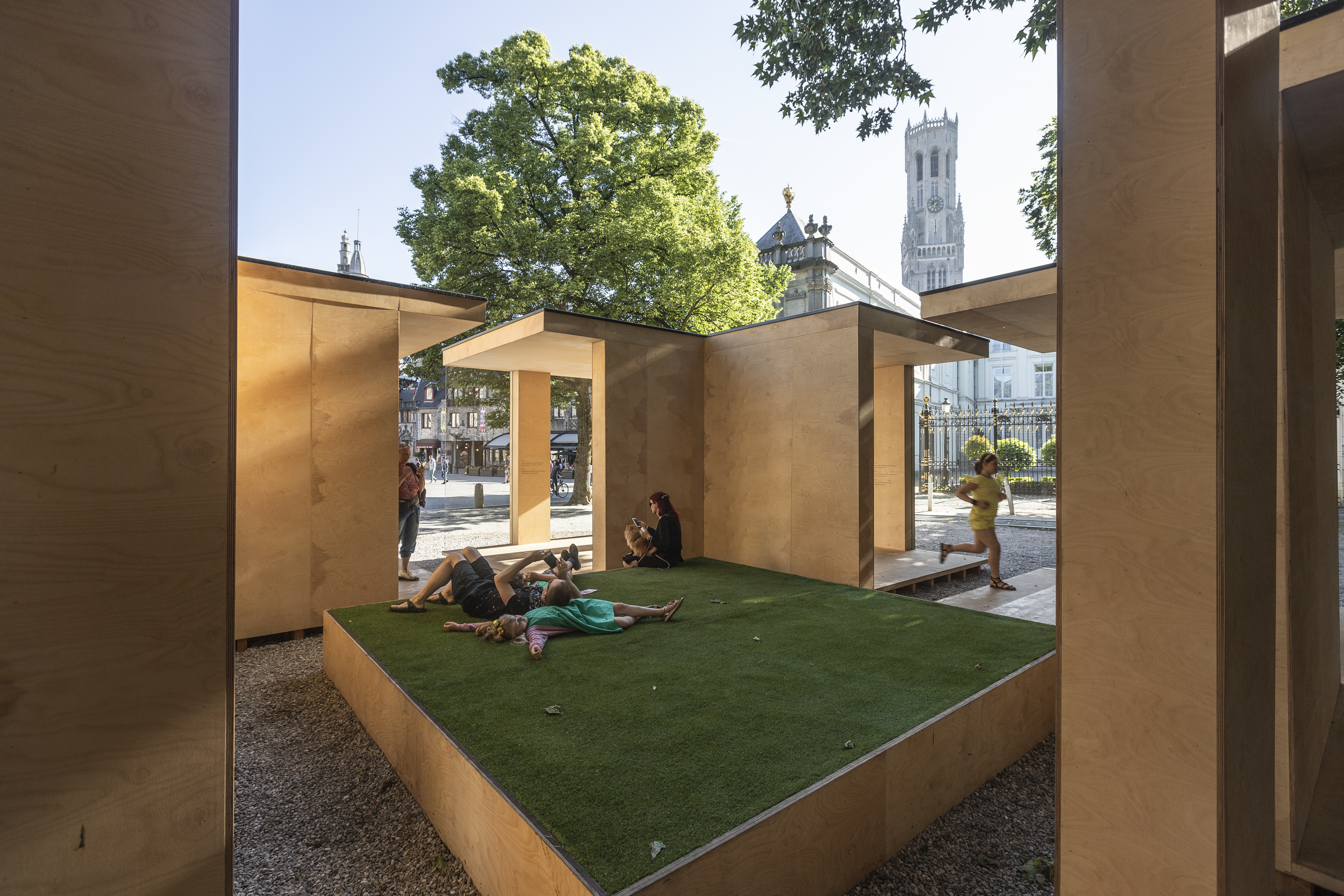 Wesley Meuris, Triennial Bruges (BE), 2018, "UrbanModeL", Installation view