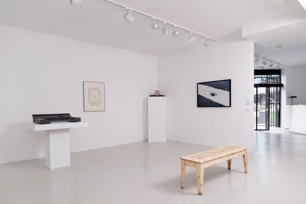 "Hysterical Materialism", Galerie Poggi, Paris (FR), 2014, Exhibition view © Aurélien Mole