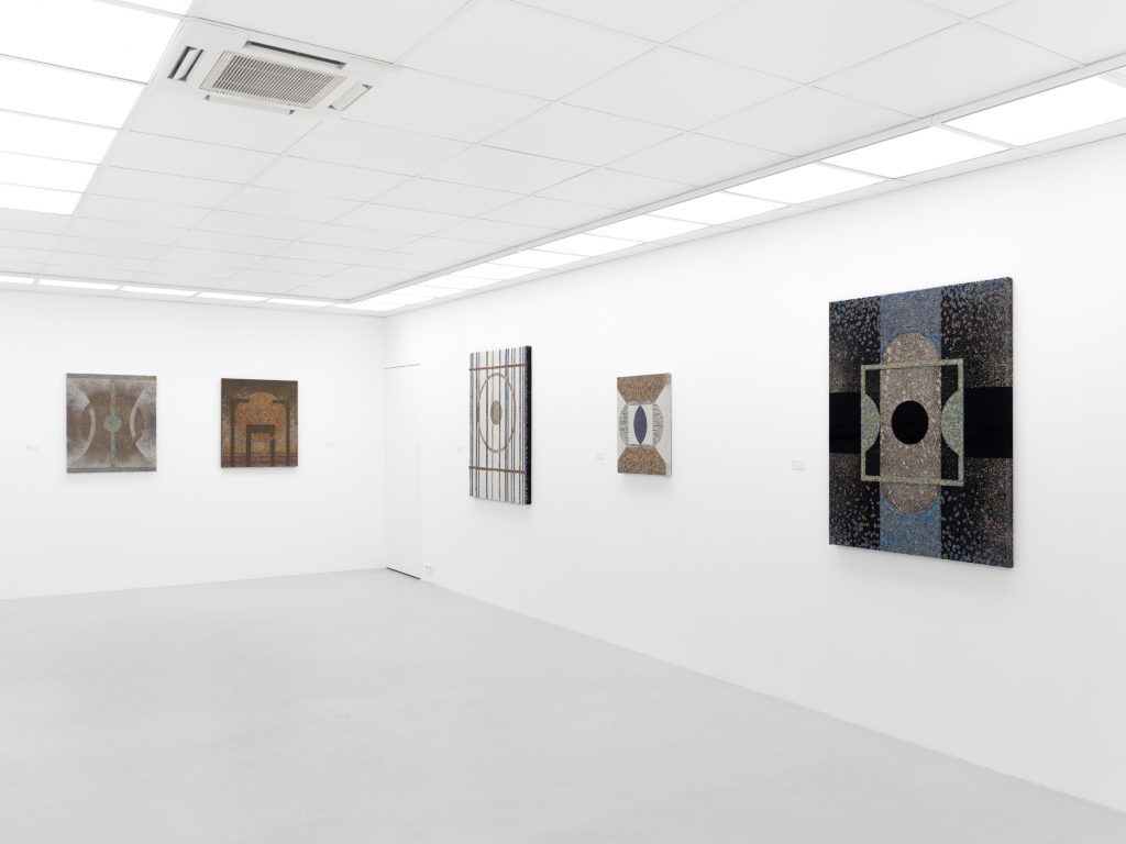 Seffa Klein, "Une Constellation Familiale", Galerie Poggi, Paris, 2024, Vue de l'exposition, © .Kit