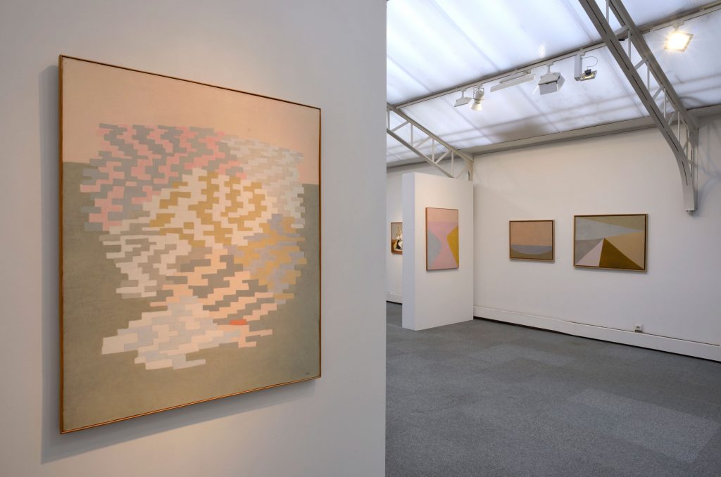 Vera Pagava, Galerie Jeanne Bucher Jaeger, Paris (FR), 2016, Exhibition view, "Corps Célestes"