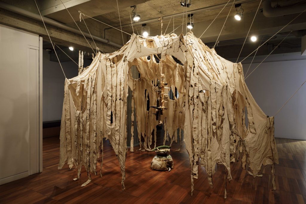 Manuel Mathieu, PHI, Montréal (CAN), 2025, Exhibition view, "Unité dans la noirceur/Unity In Darkness"