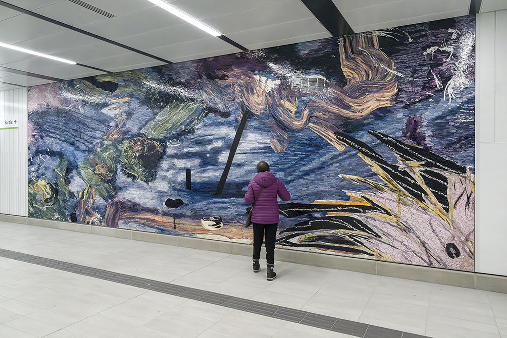 Manuel Mathieu, Le Mont Habité, 2025, Installation view, Réseau express métropolitain, Station Édouard Montpetit, Montreal (CAN), 2025