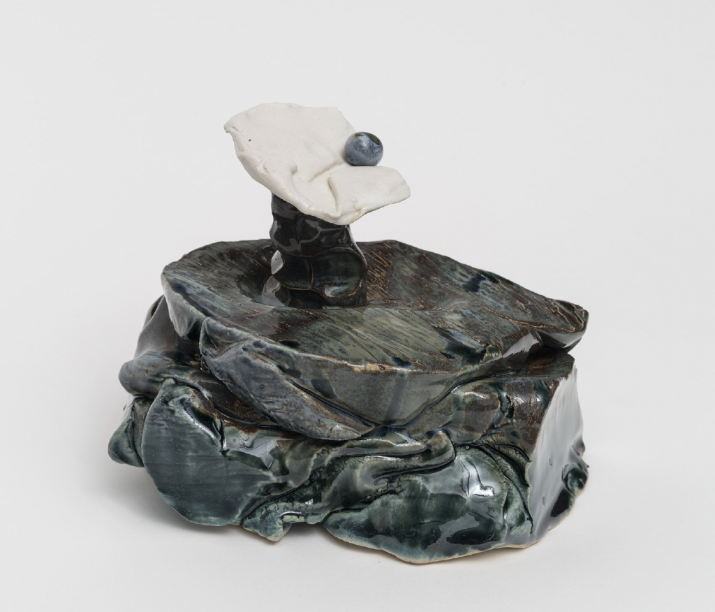 Manuel Mathieu, The Flower, 2021, Ceramic, 7 x 4 ½ x 6 in, 17.8 x 11.4 x 15.2 cm