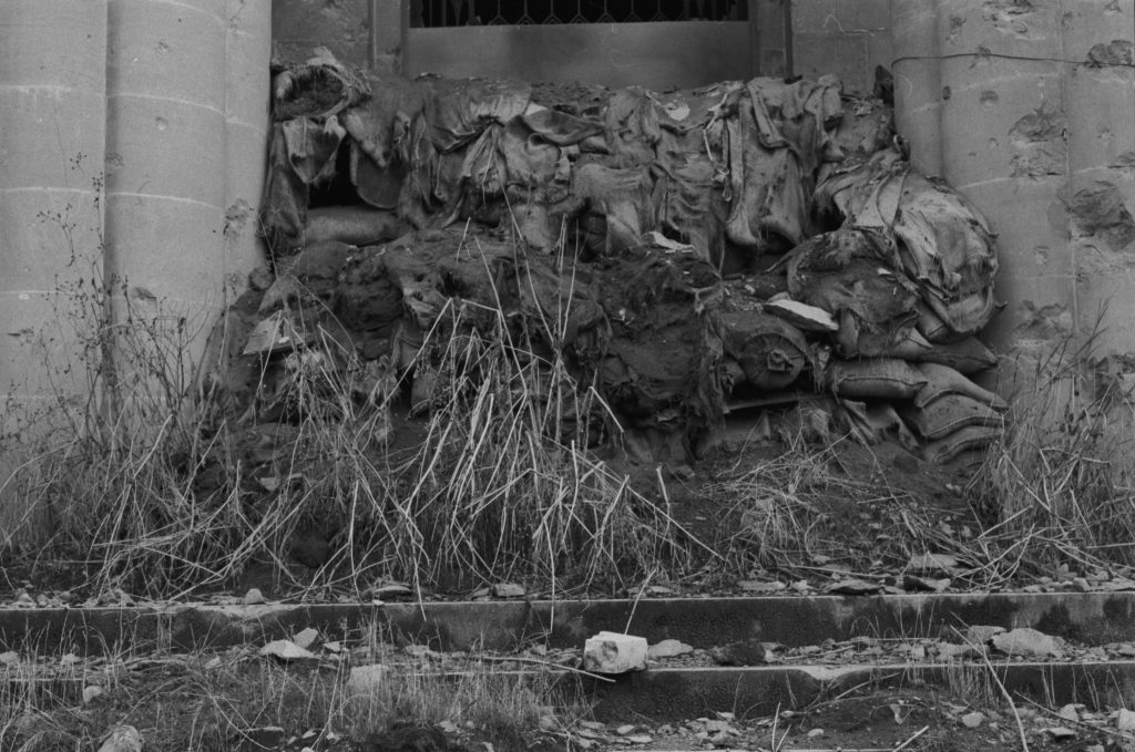 Sophie Ristelhueber, Sans titre (Beyrouth 1982), 2016, Pigment print on Fine Art matte paper, 90 x 130 cm, Edition of 3 plus 1 AP (#1/3)