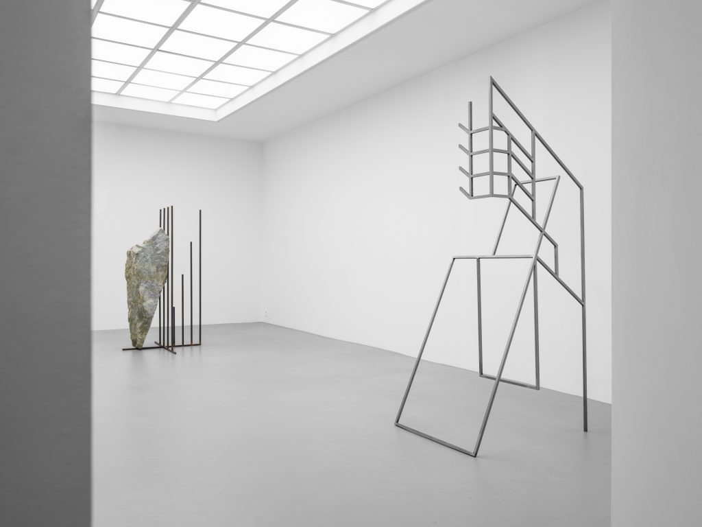 Stefan Papco, Galerie Poggi, Paris, 2025, Exhibition view, "Floating Mountain", Photo : .Kit
