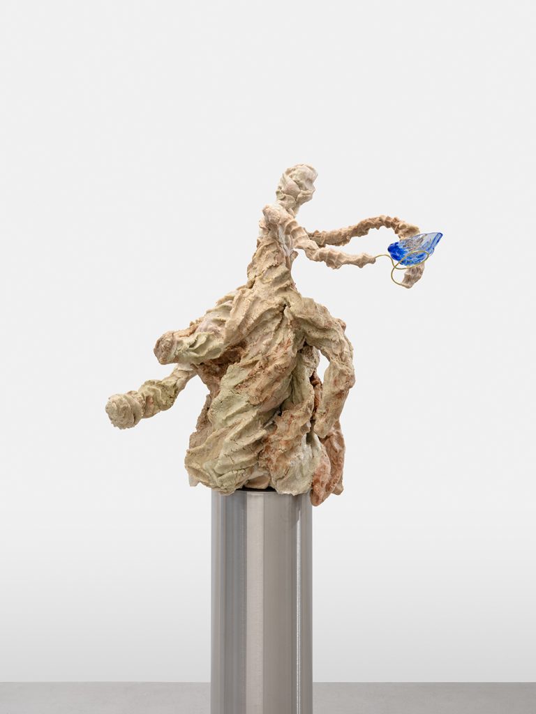 Virginie Ittah, Galatée, 2026, Ochre and clay collected and transformed into pigments by the artist (91530 Le Marais), wax, steel, blown glass, Anima fragrance note comprising the Inner Light fragrance, created in collaboration with Yann Vasnier (Givaudan) / Maison Pomander Walter, 170 x 40 x 75 cm, Photo : © Nicolas Brasseur